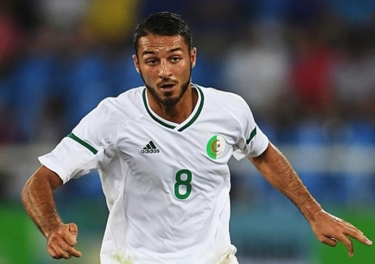 حاريس بلقبلة لاعب منتخب الجزائر