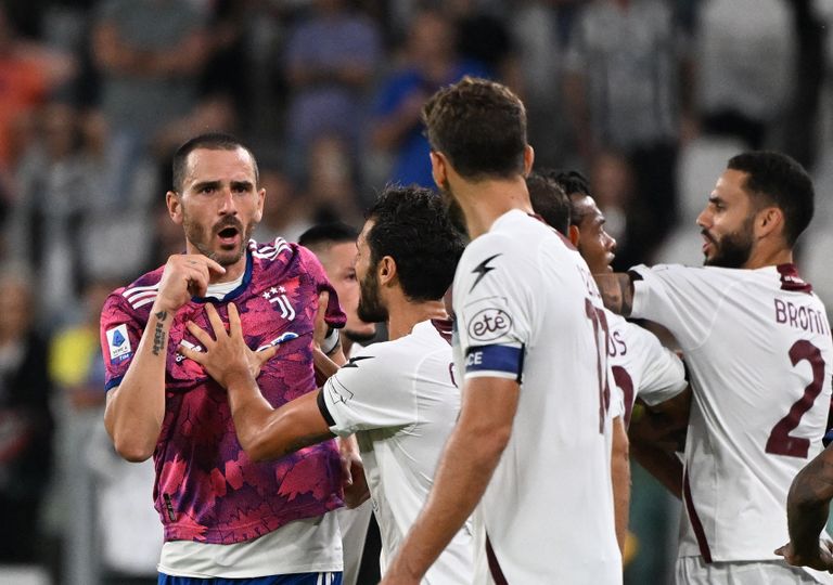 شجار لاعبي يوفنتوس وساليرنيتانا