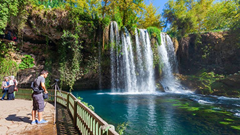 كيفية الوصول إلى شلالات دودين