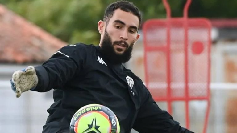 أنتوني ماندريا حارس كان الفرنسي