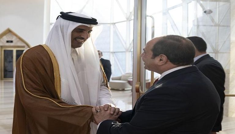 جانب من لقاء الرئيس المصري السيسي وأمير قطر تميم بن حمد