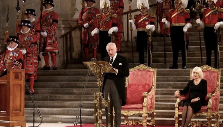 الملك تشارلز الثالث يلقي خطابًا أمام مجلسَي البرلمان في قصر ويستمنستر