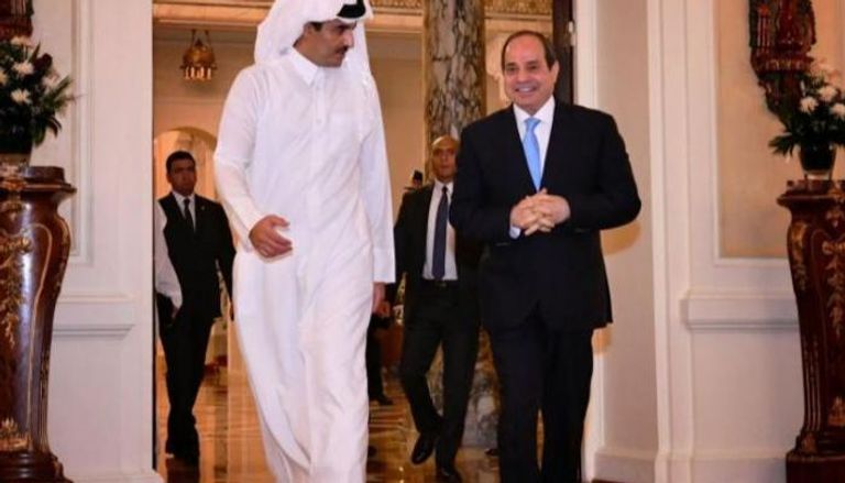 جانب من لقاء سابق بين الرئيس السيسي وأمير قطر تميم بن حمد - أرشيفية