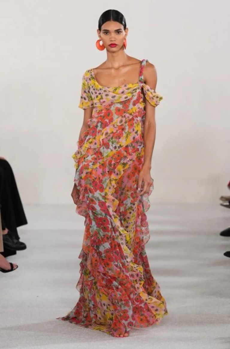 جانب من عرض أزياء دار Carolina Herrera في أسبوع نيويورك للموضة