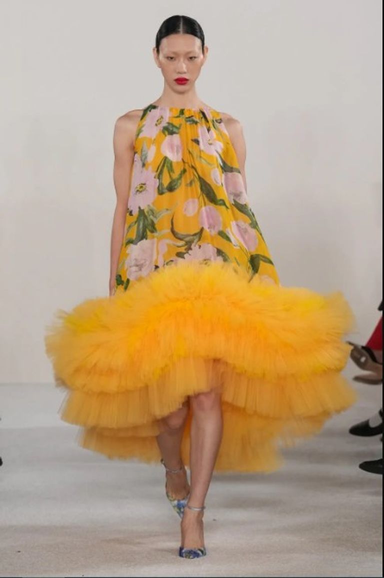 جانب من عرض أزياء دار Carolina Herrera في أسبوع نيويورك للموضة