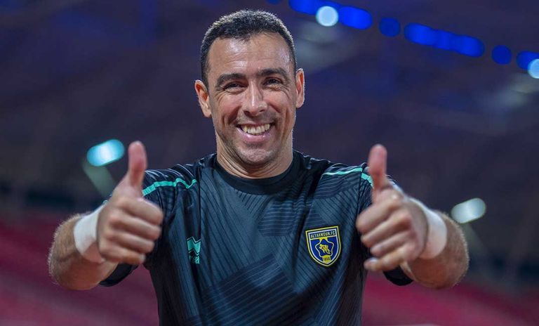 كاسيو حارس التعاون السعودي السابق كاسيو حارس التعاون السعودي السابق