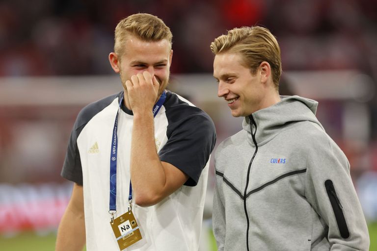 دي يونج ودي ليخت مانويل نوير