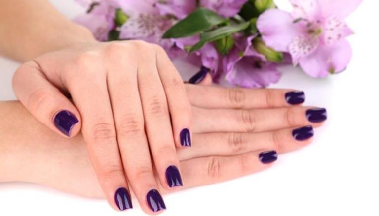 يجب تجنب طلاء الأظافر المحتوي على "فورمالديهايد"