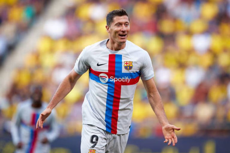 أفضل مهاجم في العالم 2022 - روبرت ليفاندوفسكي (برشلونة) روبرت ليفاندوفسكي