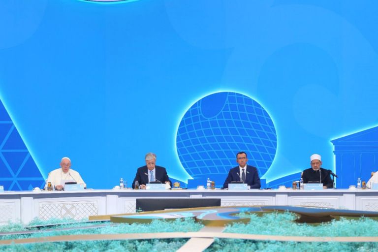 جانب من فعاليات المؤتمر السابع لزعماء الأديان المنعقد في كازاخستان جانب من فعاليات المؤتمر السابع لزعماء الأديان المنعقد في كازاخستان