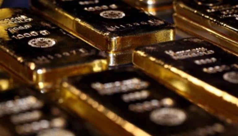 قوة الدولار تتسبب في هبوط الذهب