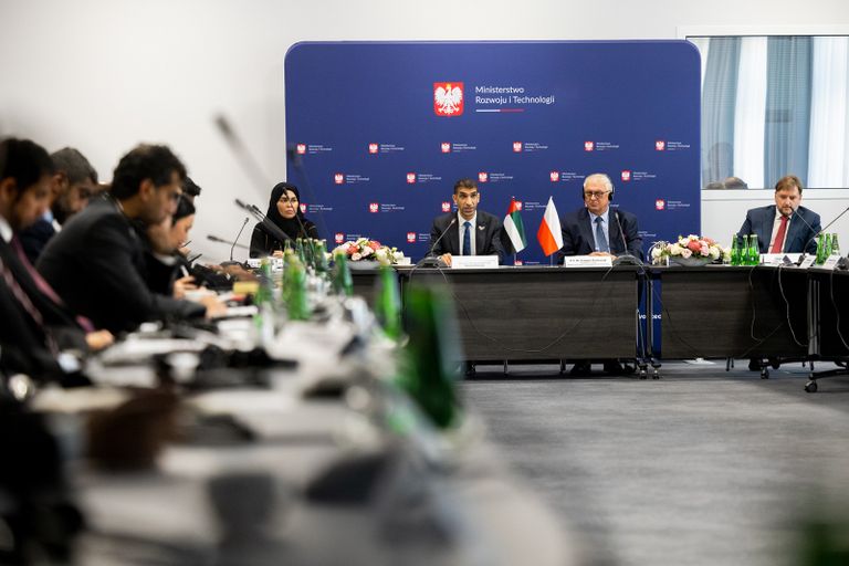 الإمارات وبولندا تتفقان على برنامج تعاون اقتصادي مشترك