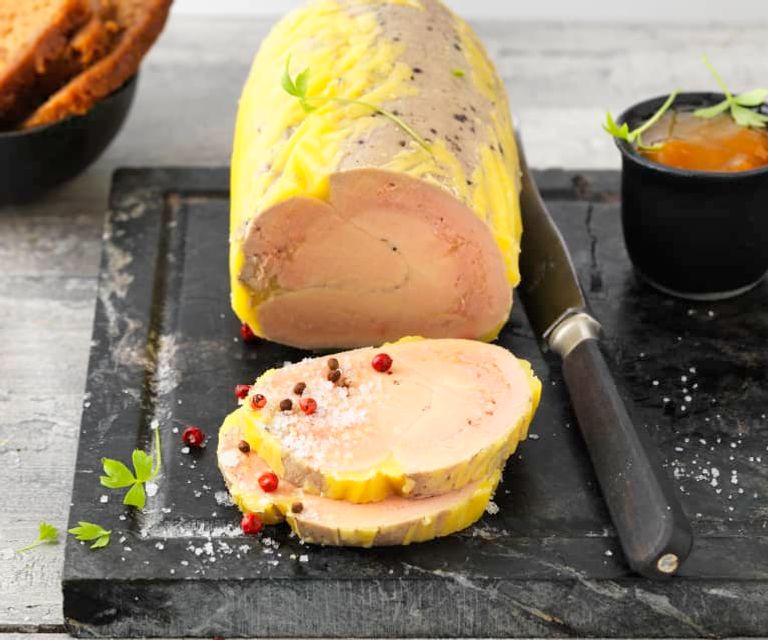 الملك تشارلز والملكة إليزابيث الراحلة