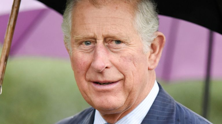 الملك تشارلز والملكة إليزابيث الراحلة