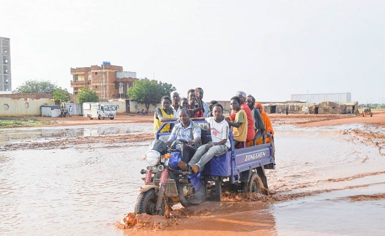 مساعدات إماراتية للمتضررين من سيول السودان