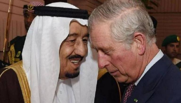 الملك سلمان بن عبدالعزيز آل سعود والملك تشارلز الثالث في لقاء سابق - أرشيفية