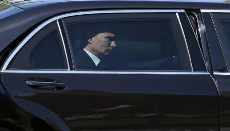 بوتين داخل سيارته المصفحة