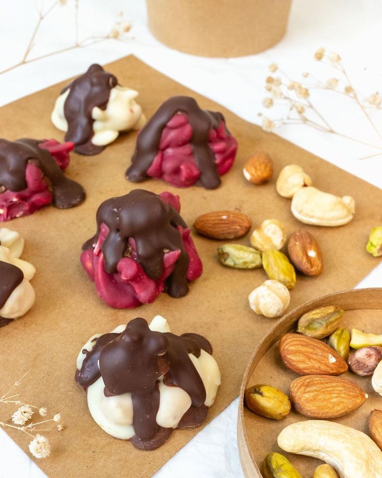  عالم كادبوري