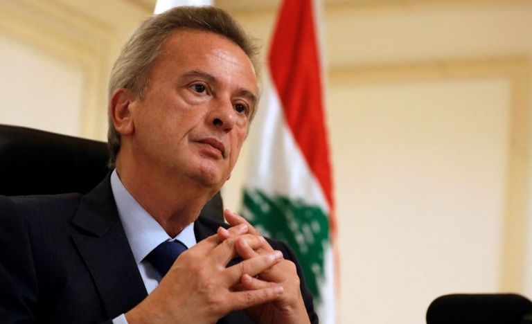 سالي حافظ - مقتحمة أحد البنوك اللبنانية