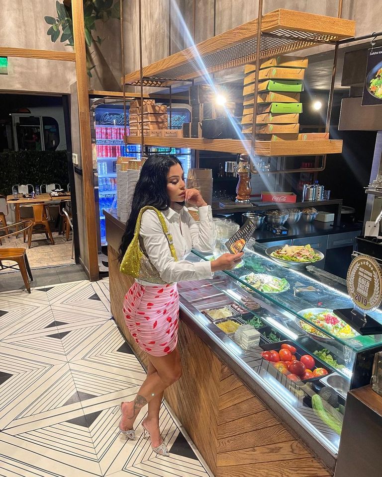 هيفاء وهبي في إطلالتها الأخيرة هيفاء وهبي في إطلالتها الأخيرة