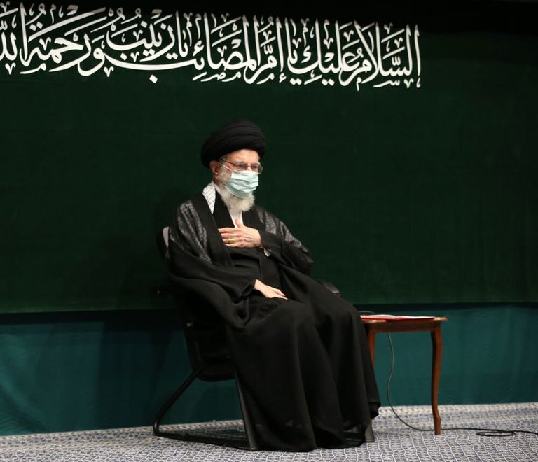 خامنئي خلال مراسم العزاء
