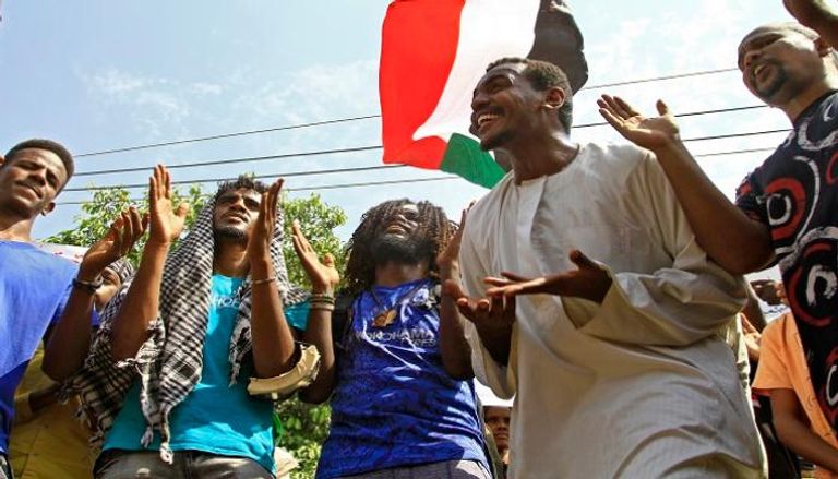 احتجاجات في أحد ميادين السودان - أرشيفية