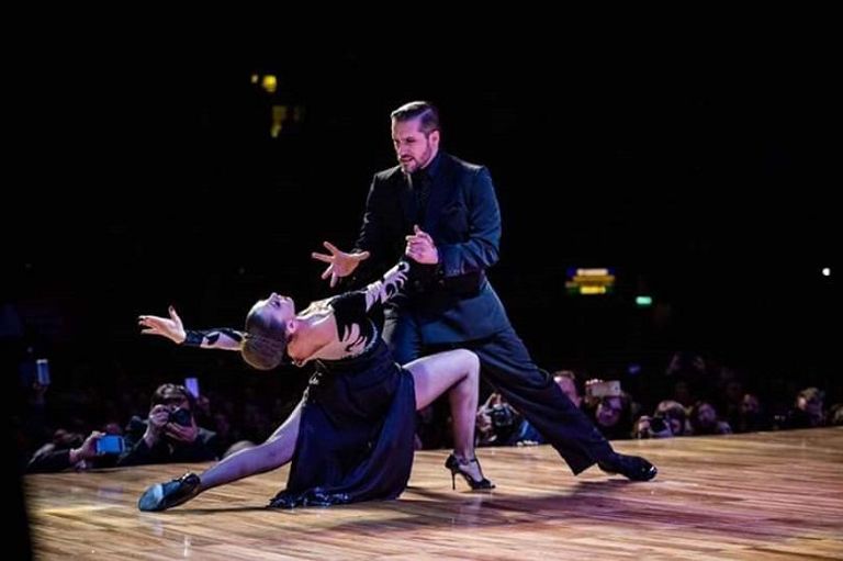 الثنائي الفائز ببطولة العالم للتانجو