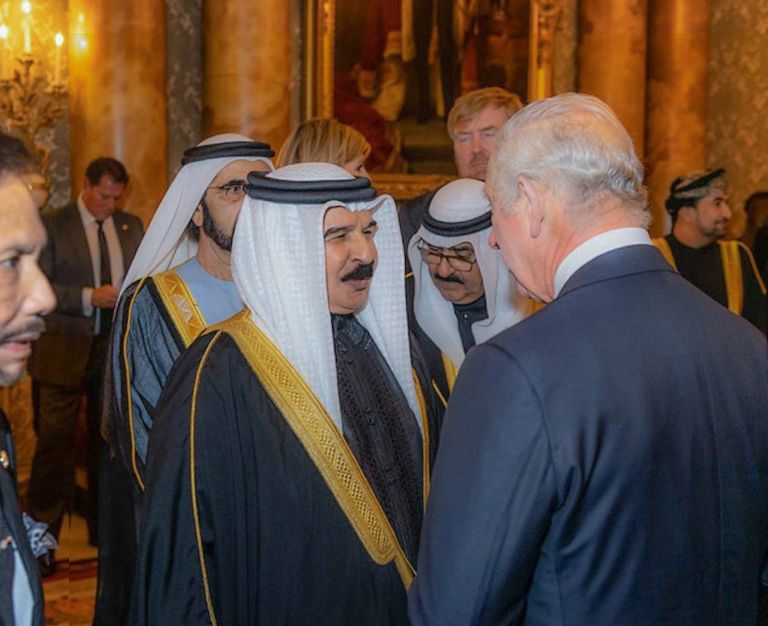 جثمان الملكة إليزابيث الثانية في قصر باكنجهام