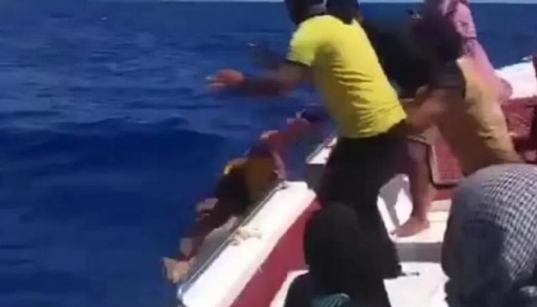 سوري يتخلص من جثة طفله في البحر 