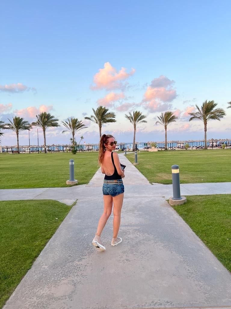 جانب من الإطلالات الصيفية للنجمات