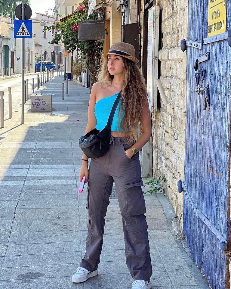 جانب من الإطلالات الصيفية للنجمات