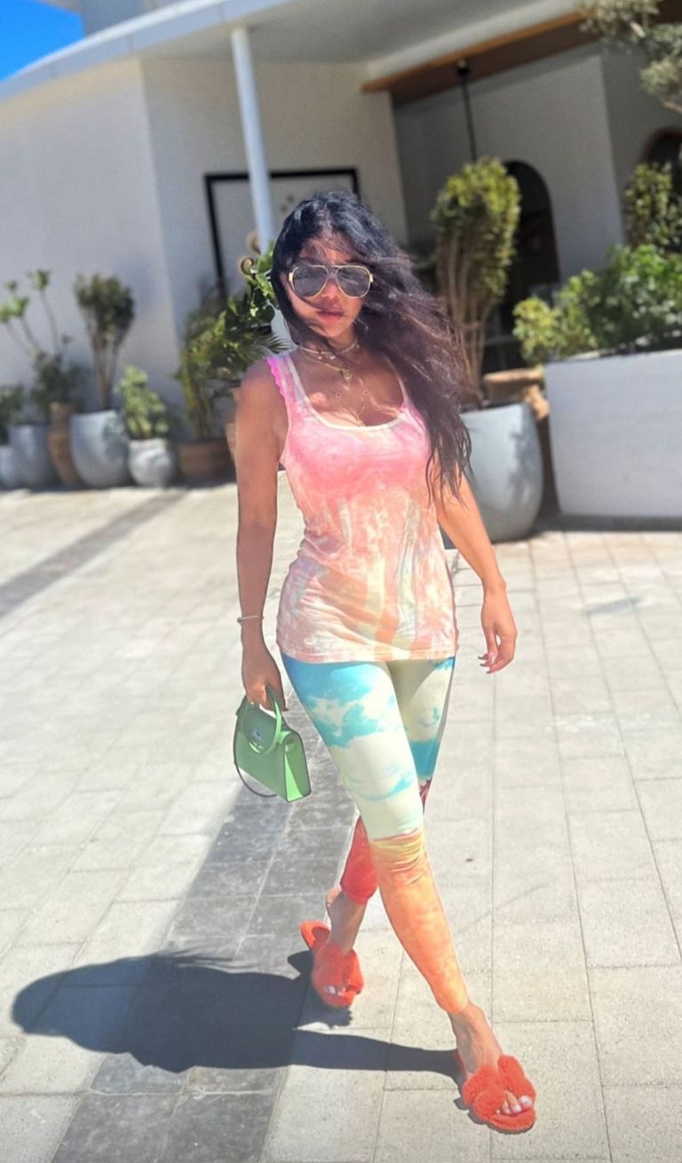 جانب من الإطلالات الصيفية للنجمات