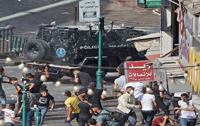 عناصر من الأمن الفلسطيني بنابلس - الفرنسية