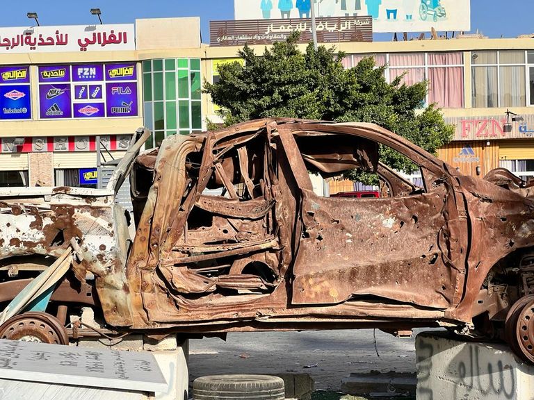 سيارة مقاتل ليبي بأحد الميادين