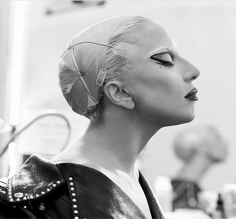 الممثلة والمغنية ليدي جاجا