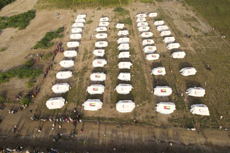 جانب من المساعدات الإماراتية إلى باكستان