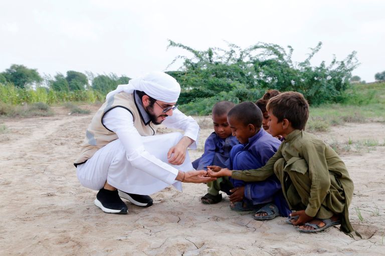 جانب من المساعدات الإماراتية إلى باكستان