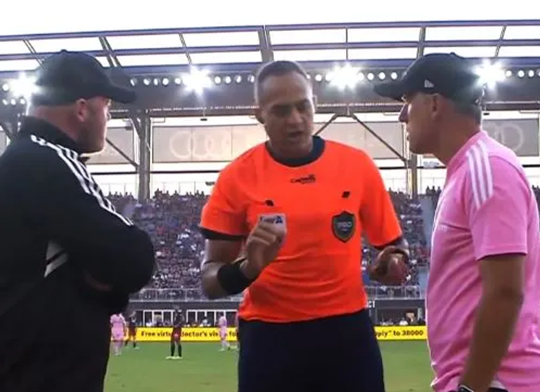 الفاتح مع روني ونيفيل