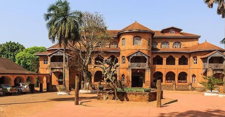 Foumban Royal Palace شلالات Lobé