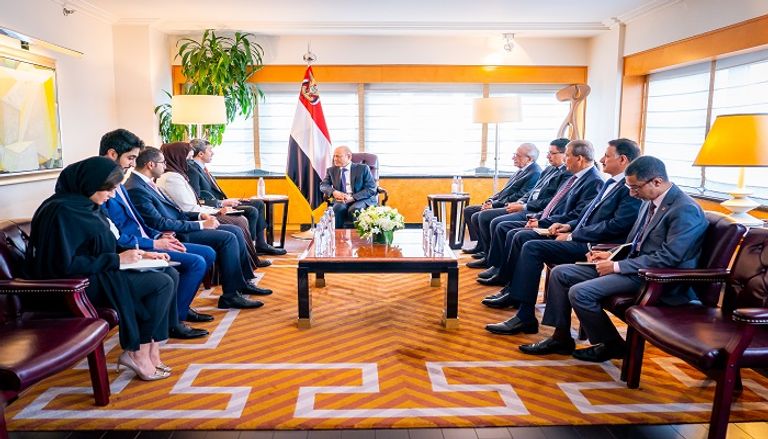 الشيخ عبدالله بن زايد آل نهيان يلتقي الدكتور رشاد محمد العليمي