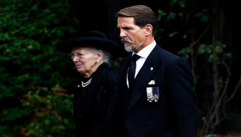 الملكة مارجريت الثانية ملكة الدنمارك وولي العهد الأمير فريدريك 