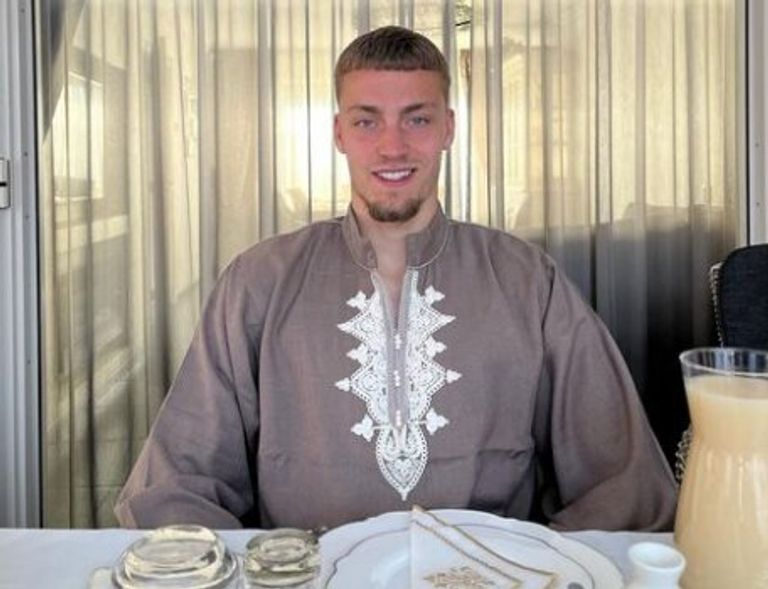 اللاعب الهولندي دافي فان دن بيرج