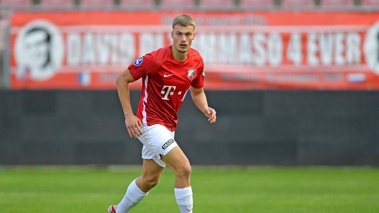 اللاعب الهولندي دافي فان دن بيرج