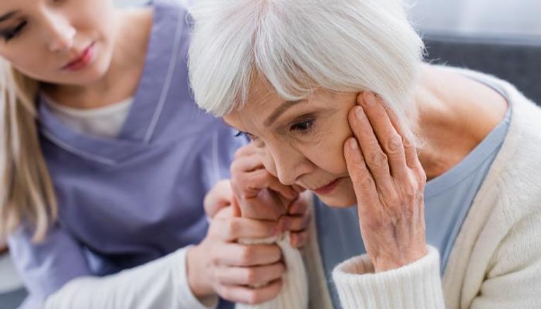 ألزهايمر يسحق الخلايا العصبية في الدماغ