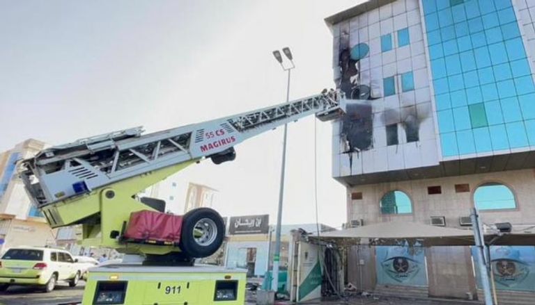 حريق في مبنى مرور العاصمة المقدسة بالسعودية 