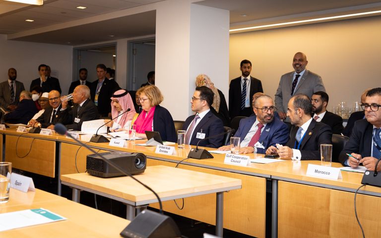 الشيخ شخبوط بن نهيان بن مبارك آل نهيان يلتقي بعلي بونغو رئيس جمهورية الغابون