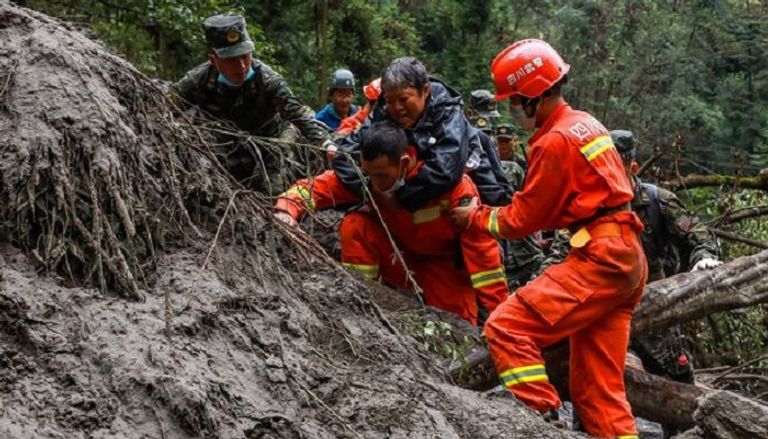 رجال الإنقاذ سابقوا الزمن للعثور على غان يو