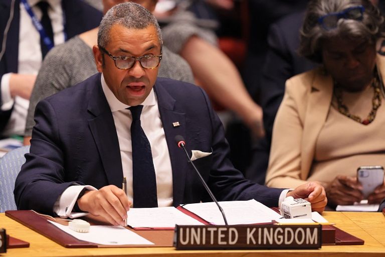 وزير الخارجية البريطاني جيمس كليفرلي جانب من جلسة مجلس الأمن