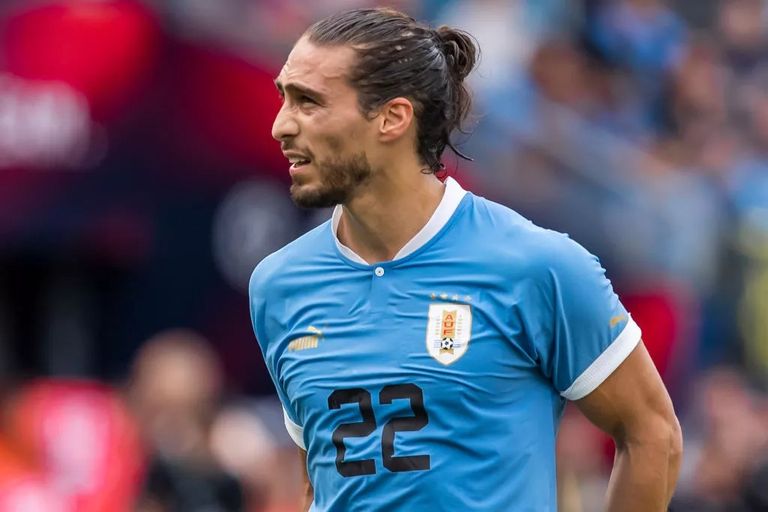 قميص منتخب أوروجواي في كأس العالم 2022 الكل في انتظار كأس العالم