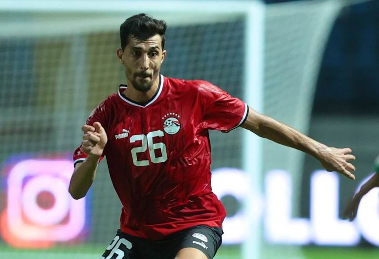محمد حمادة مع منتخب مصر كيروش وفيتوريا مع منتخب مصر